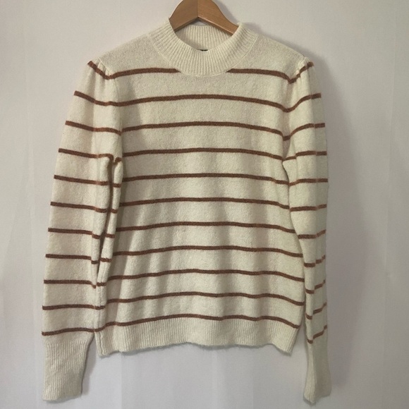 Vero Moda Cornelia Alpaca Wool Blend Puff Shoulder Sweater LIKE NEW size M - Picture 3 of 8